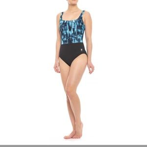 TYR PLUS SIZE BATHING SUIT NWT